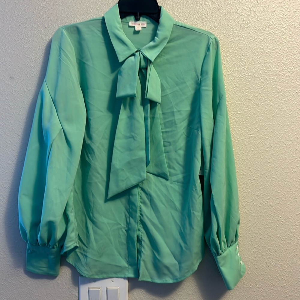 NWT Riley & Rae ladies blouse